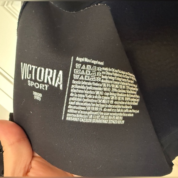 Victoria’s Secret Angel Max black cross back sports bra- 38DDD - Picture 4 of 4